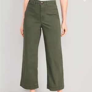 Old Navy trendy wide leg pants. Never worn but were washed.